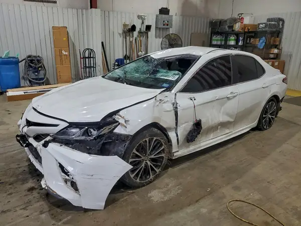 4T1B11HK5JU104961 2018 TOYOTA CAMRY - Image 1