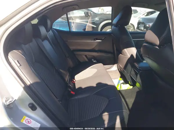 4T1B11HK5JU108458 2018 TOYOTA CAMRY - Image 8