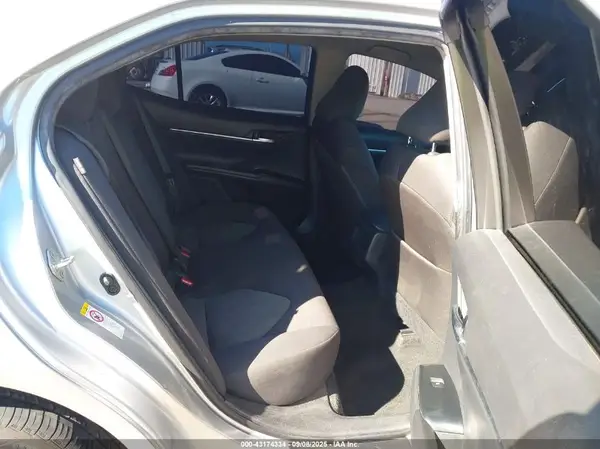 4T1B11HK5JU110548 2018 TOYOTA CAMRY - Image 8