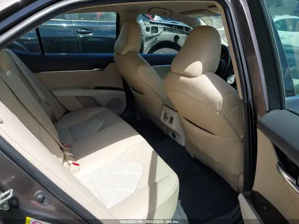 4T1B11HK5JU111571 2018 TOYOTA CAMRY - Image 8