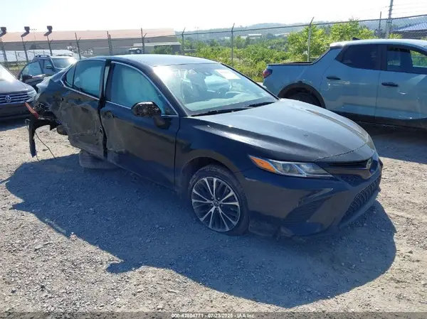 4T1B11HK5JU112770 2018 TOYOTA CAMRY - Image 1
