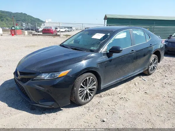 4T1B11HK5JU112770 2018 TOYOTA CAMRY - Image 2