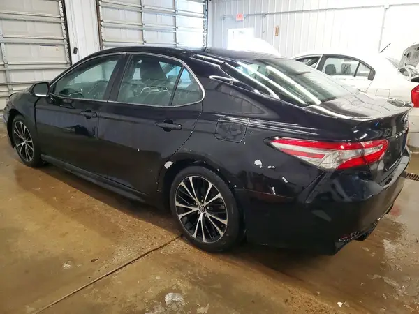 4T1B11HK5JU112929 2018 TOYOTA CAMRY - Image 2