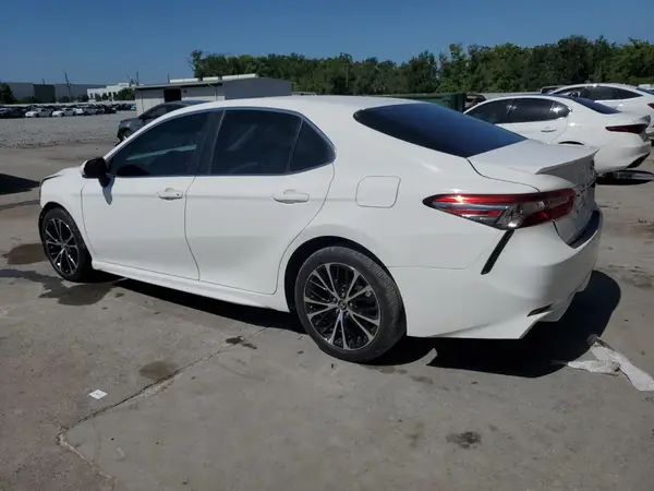 4T1B11HK5JU113224 2018 TOYOTA CAMRY - Image 2