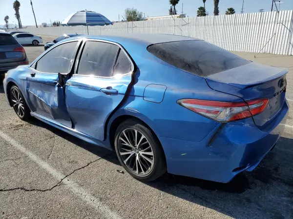 4T1B11HK5JU113899 2018 TOYOTA CAMRY - Image 2