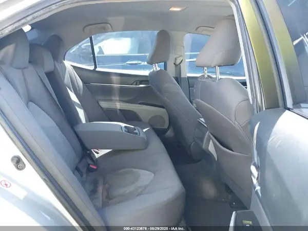 4T1B11HK5JU114387 2018 TOYOTA CAMRY - Image 8