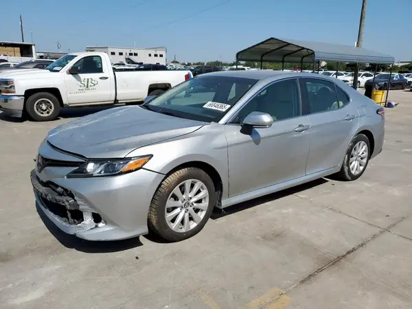 4T1B11HK5JU115216 2018 TOYOTA CAMRY - Image 1