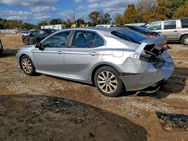 4T1B11HK5JU115720 2018 TOYOTA CAMRY - Image 2