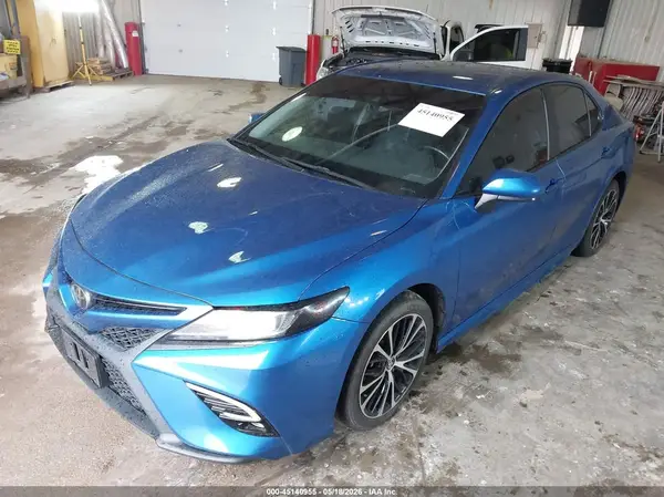 4T1B11HK5JU115975 2018 TOYOTA CAMRY - Image 2