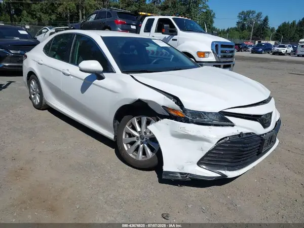4T1B11HK5JU116169 2018 TOYOTA CAMRY - Image 1