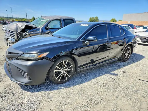 4T1B11HK5JU116849 2018 TOYOTA CAMRY - Image 1