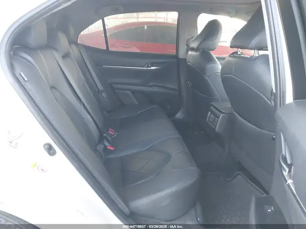 4T1B11HK5JU116897 2018 TOYOTA CAMRY - Image 8