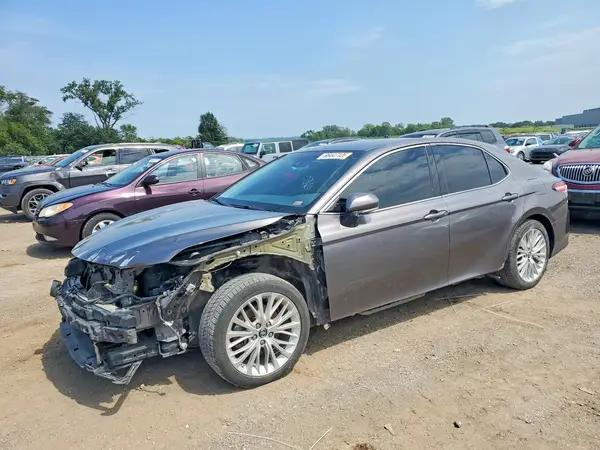 4T1B11HK5JU119797 2018 TOYOTA CAMRY - Image 1