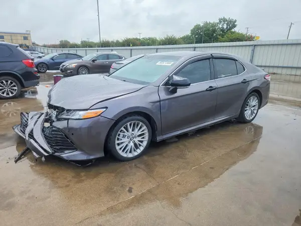 4T1B11HK5JU121615 2018 TOYOTA CAMRY - Image 1