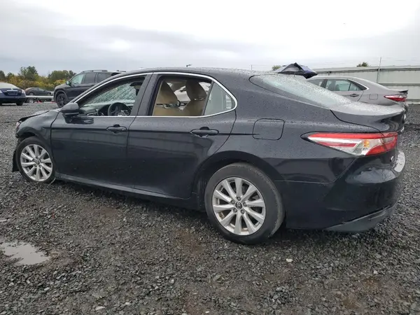 4T1B11HK5JU123655 2018 TOYOTA CAMRY - Image 2
