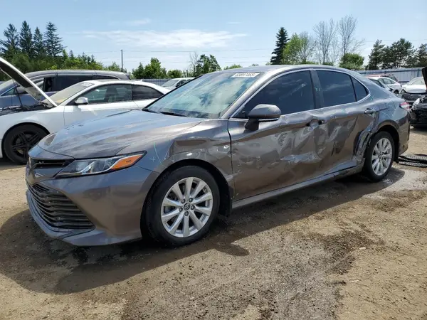 4T1B11HK5JU126720 2018 TOYOTA CAMRY - Image 1