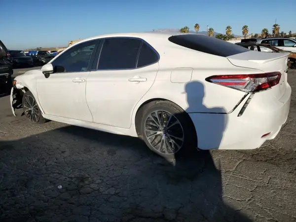 4T1B11HK5JU128161 2018 TOYOTA CAMRY - Image 2