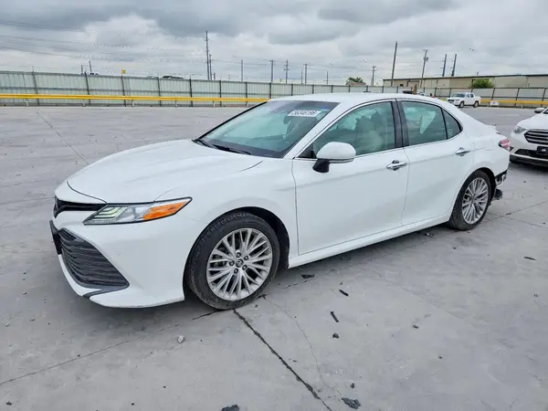 4T1B11HK5JU129455 2018 TOYOTA CAMRY - Image 1