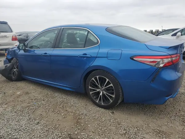 4T1B11HK5JU130055 2018 TOYOTA CAMRY - Image 2