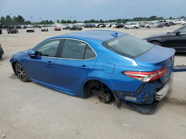 4T1B11HK5JU131268 2018 TOYOTA CAMRY - Image 2