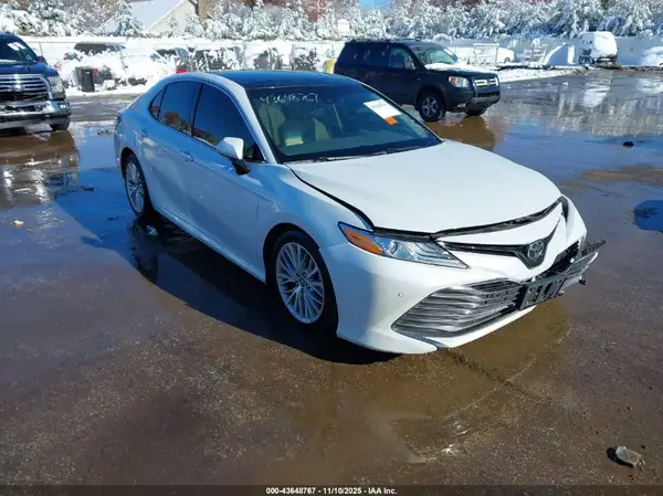 4T1B11HK5JU131450 2018 TOYOTA CAMRY - Image 1