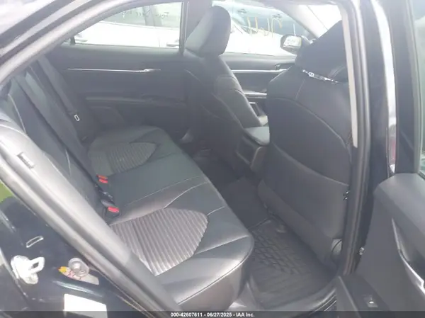 4T1B11HK5JU133747 2018 TOYOTA CAMRY - Image 8