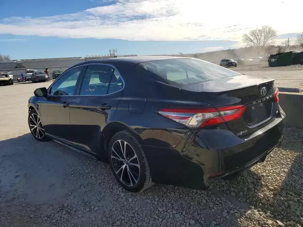 4T1B11HK5JU137684 2018 TOYOTA CAMRY - Image 2