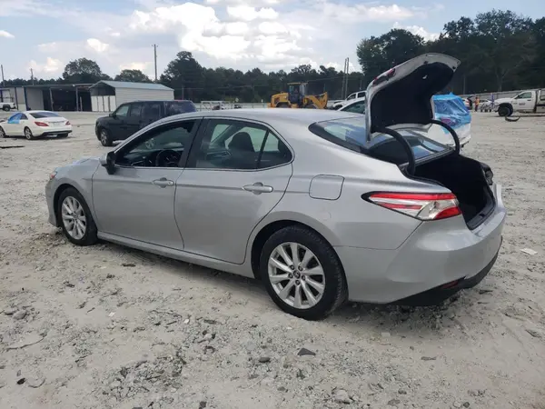 4T1B11HK5JU139399 2018 TOYOTA CAMRY - Image 2