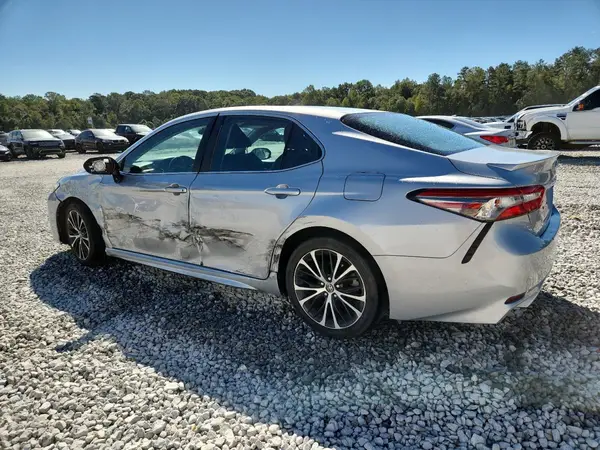 4T1B11HK5JU139810 2018 TOYOTA CAMRY - Image 2