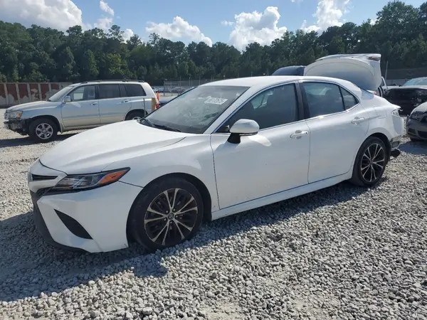 4T1B11HK5JU143291 2018 TOYOTA CAMRY - Image 1