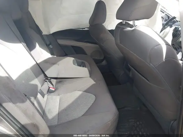 4T1B11HK5JU143372 2018 TOYOTA CAMRY - Image 8