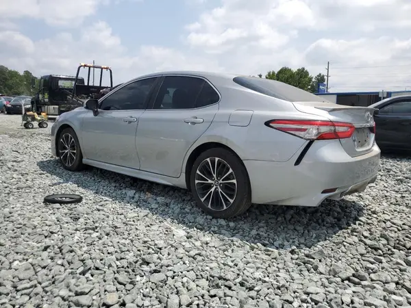 4T1B11HK5JU144442 2018 TOYOTA CAMRY - Image 2