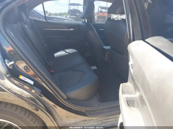4T1B11HK5JU147258 2018 TOYOTA CAMRY - Image 8