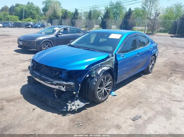 4T1B11HK5JU147308 2018 TOYOTA CAMRY - Image 2