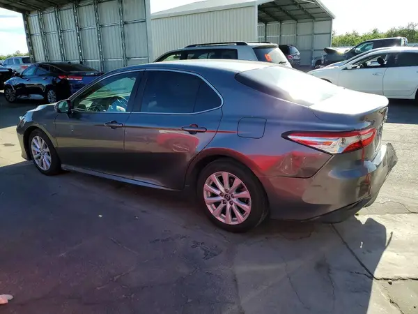 4T1B11HK5JU152458 2018 TOYOTA CAMRY - Image 2