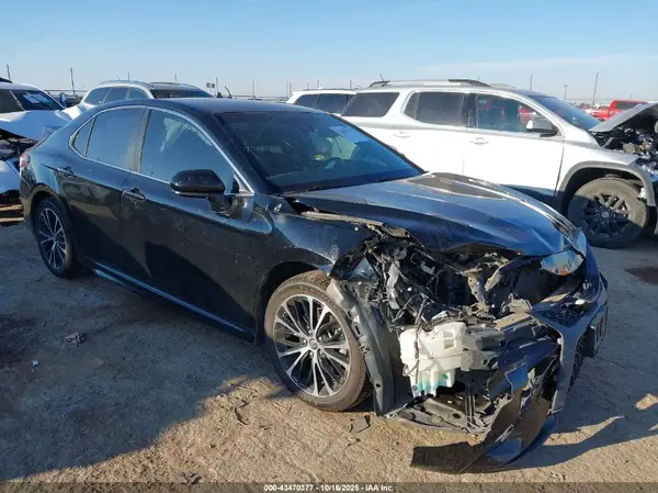 4T1B11HK5JU154534 2018 TOYOTA CAMRY - Image 1