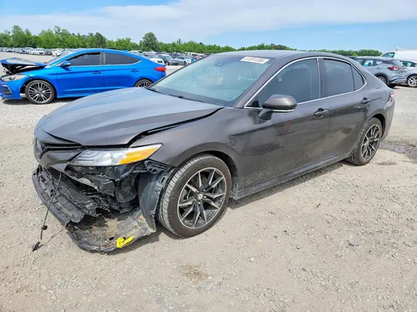 4T1B11HK5JU155408 2018 TOYOTA CAMRY - Image 1
