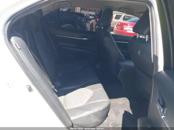 4T1B11HK5JU157031 2018 TOYOTA CAMRY - Image 8