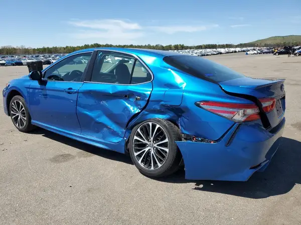 4T1B11HK5JU157188 2018 TOYOTA CAMRY - Image 2
