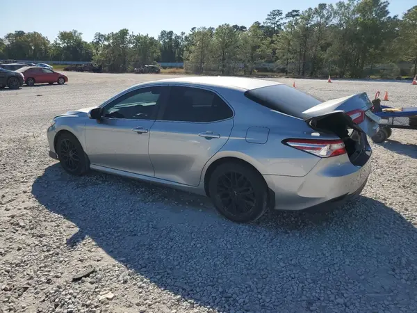 4T1B11HK5JU157787 2018 TOYOTA CAMRY - Image 2