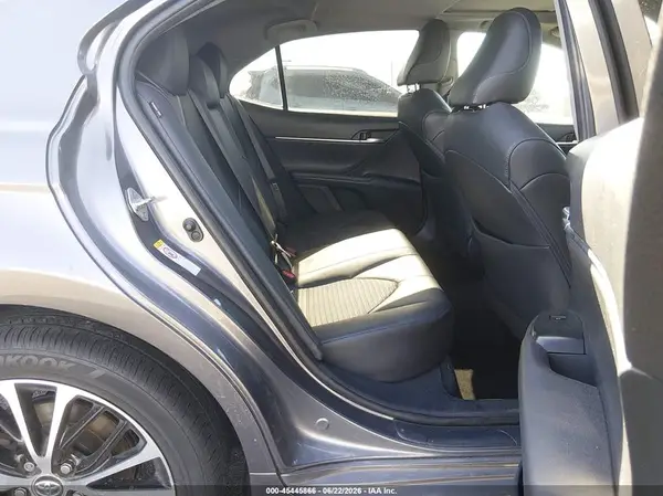 4T1B11HK5JU501084 2018 TOYOTA CAMRY - Image 8
