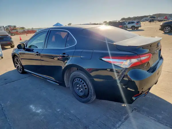 4T1B11HK5JU501294 2018 TOYOTA CAMRY - Image 2