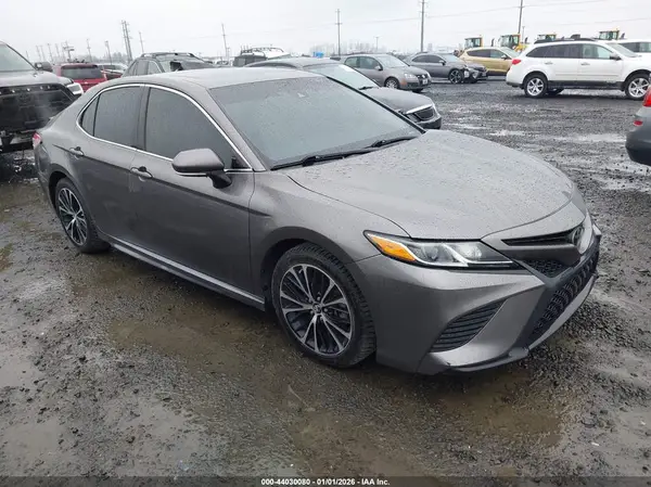 4T1B11HK5JU504583 2018 TOYOTA CAMRY - Image 1