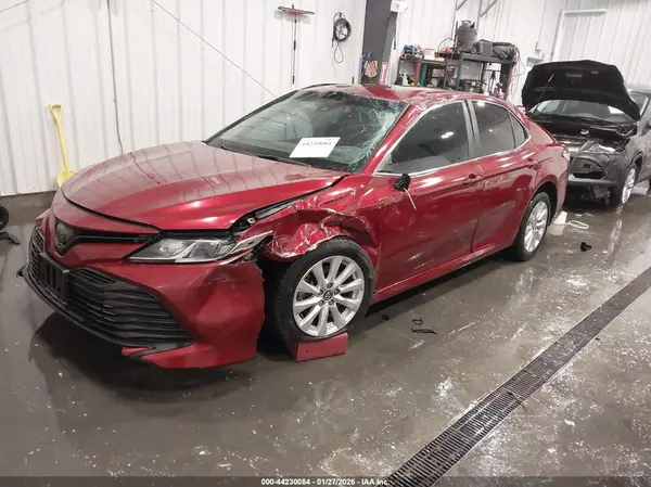 4T1B11HK5JU505314 2018 TOYOTA CAMRY - Image 2