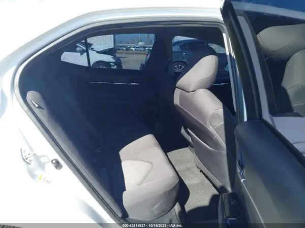 4T1B11HK5JU505653 2018 TOYOTA CAMRY - Image 8