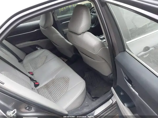 4T1B11HK5JU506558 2018 TOYOTA CAMRY - Image 8