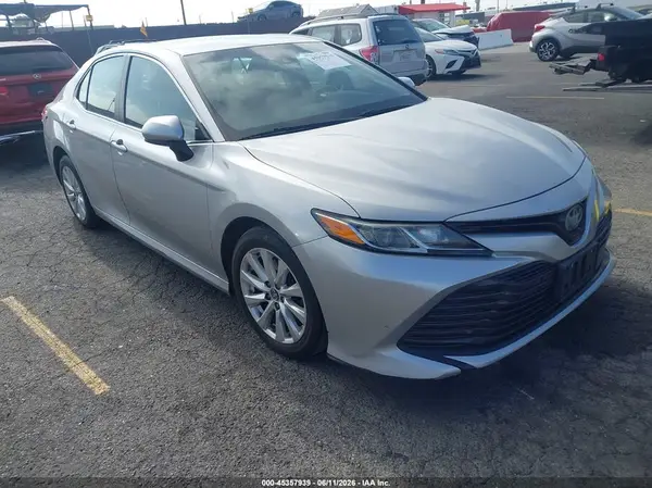 4T1B11HK5JU507533 2018 TOYOTA CAMRY - Image 1
