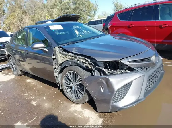 4T1B11HK5JU507550 2018 TOYOTA CAMRY - Image 1
