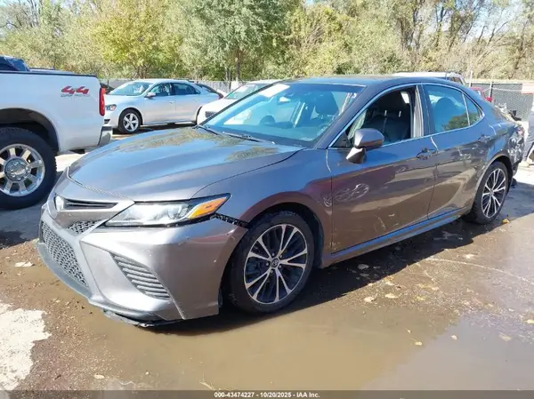 4T1B11HK5JU507550 2018 TOYOTA CAMRY - Image 2