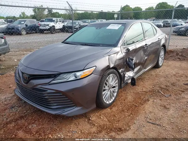 4T1B11HK5JU507578 2018 TOYOTA CAMRY - Image 2